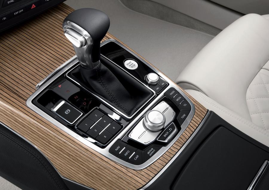 Детали интерьера Audi Sportback Concept 2009 года  (фото 43 из 56)